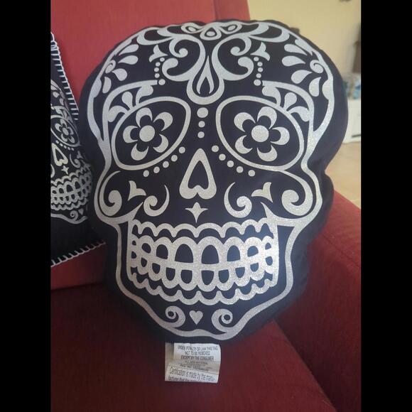 Skull Pillow Set of 2 - Picture 3 of 9